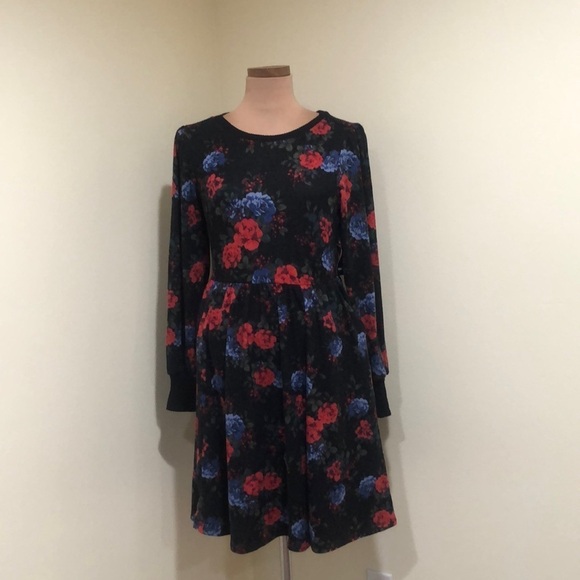 NWT Torrid Super Soft Plush Dress 00 M L Dark Gray Floral Puff Sleeve Skater - Picture 2 of 13
